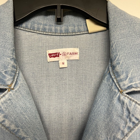 Levi’s X FARM RIO- Denim Jumpsuit with Parrot Print - Picture 6 of 11